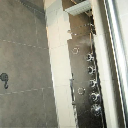 Victoria-T2-41M2-Balcon, Wifi, Linge, Produits, Menage Inclus Apartment Reims Exterior photo