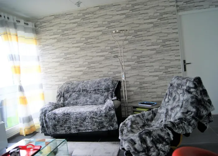 Victoria-T2-41M2-Balcon, Wifi, Linge, Produits, Menage Inclus