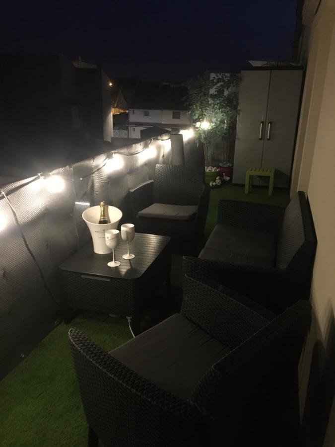 Apartment Victoria-t2-41m2-balcon, Wifi, Linge, Produits, Menage Inclus *