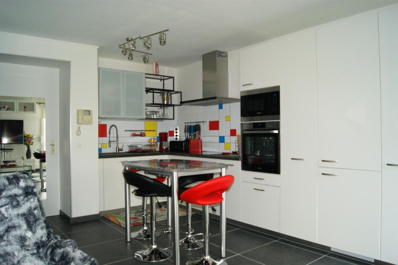 Victoria-t2-41m2-balcon, Wifi, Linge, Produits, Ménage Inclus *