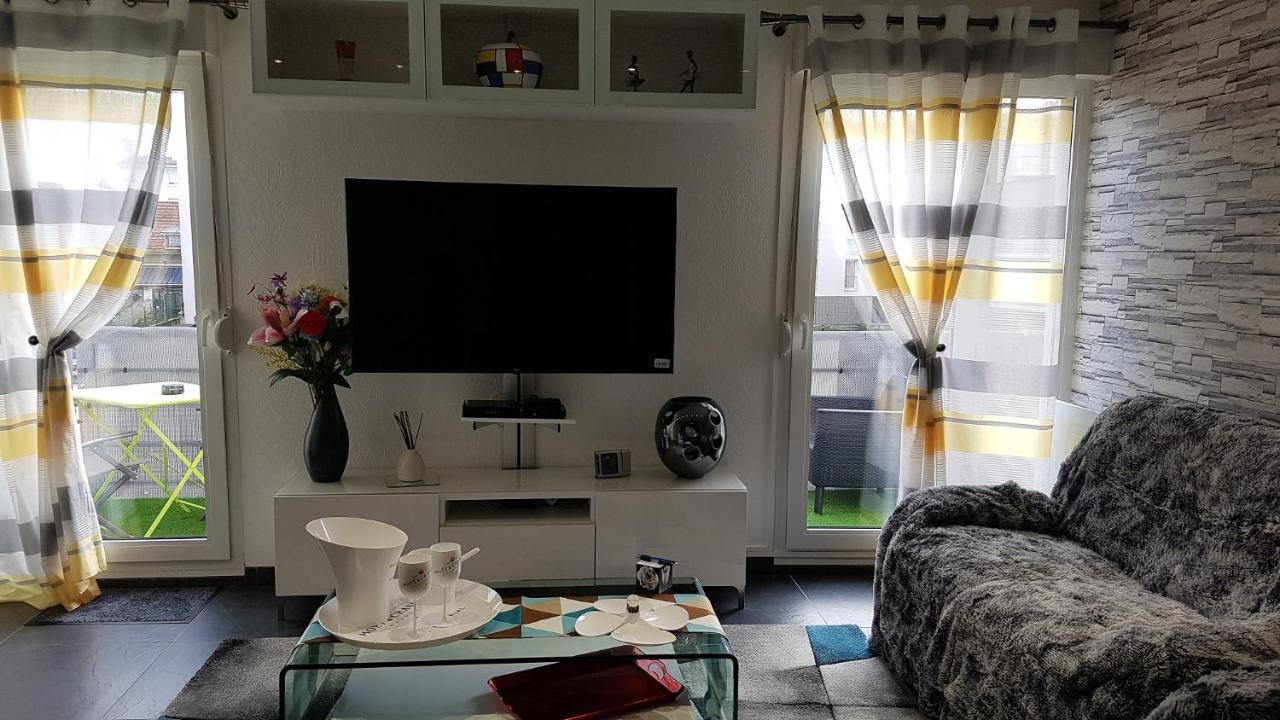 Apartment Victoria-t2-41m2-balcon, Wifi, Linge, Produits, Menage Inclus *